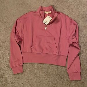 Levi’s cropped quarter zip pullover NWT